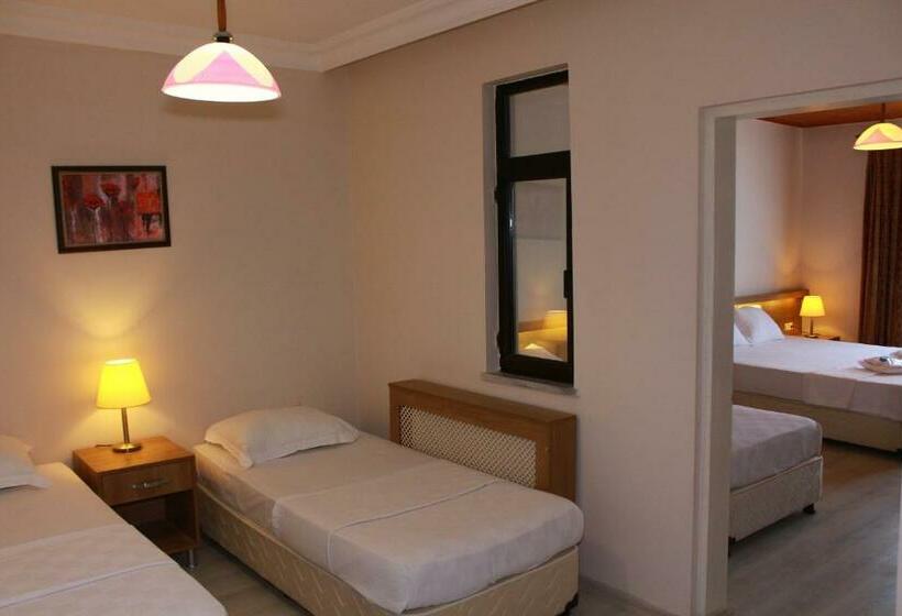 Economy Quadruple Room, Sinopsis Resort Otel