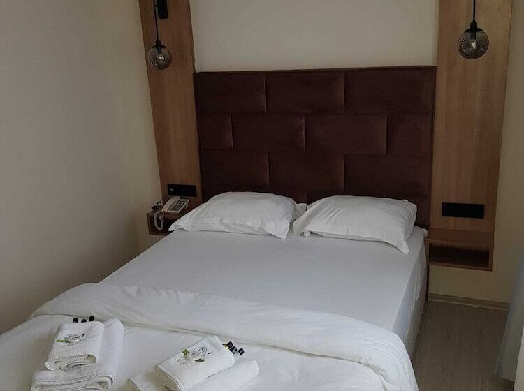 エコノミールーム, Sinopsis Resort Otel