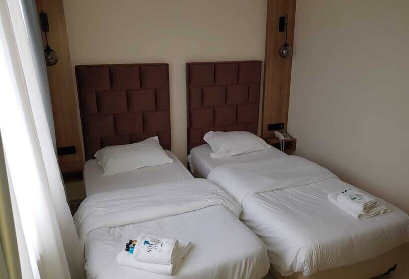 エコノミールーム, Sinopsis Resort Otel