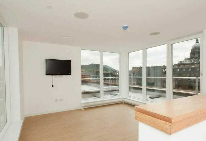 1 Bedroom Penthouse Apartment, Destiny Student Cowgate   Campus Accommodation