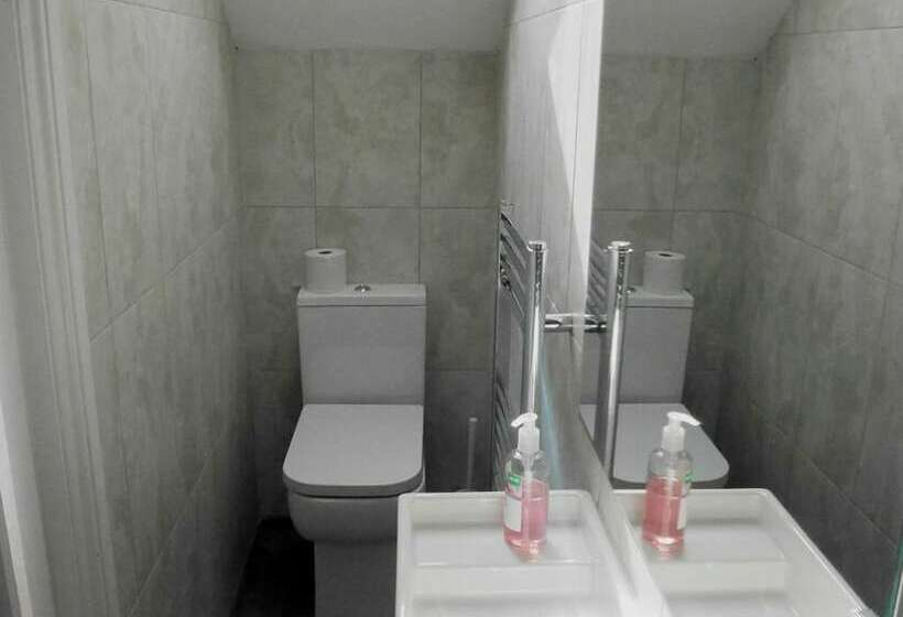 استودیوی استاندارد, Kew Studios And Rooms