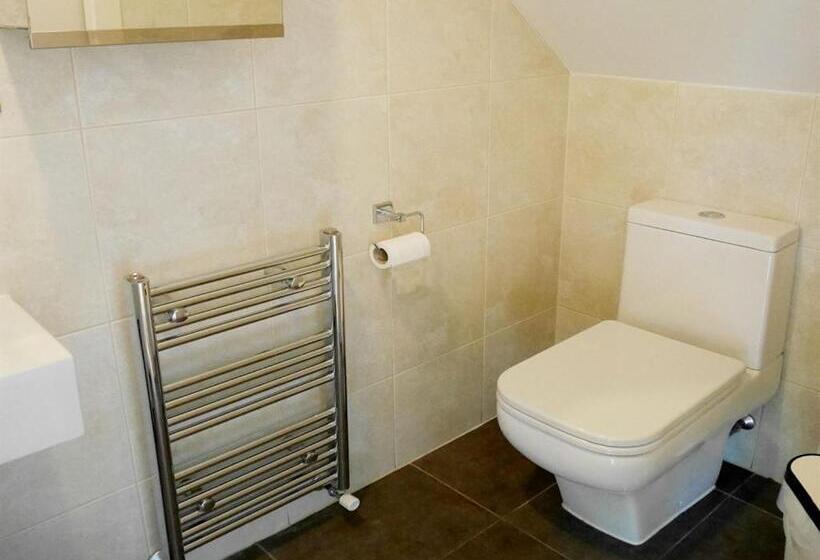 اتاق استاندارد, Kew Studios And Rooms