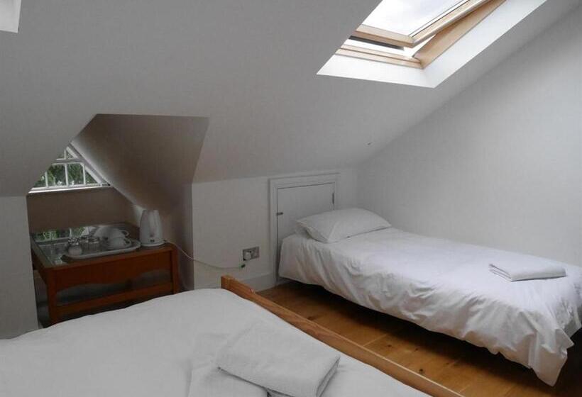 اتاق استاندارد چهار تخته, Kew Studios And Rooms