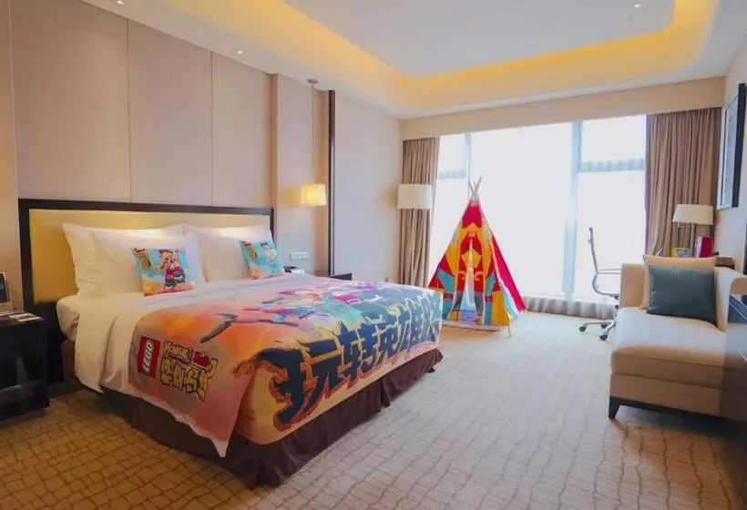 キングサイズベッドのデラックスルーム, Crowne Plaza Guangzhou Zengcheng, An Ihg Hotel  Canton Fair Free Shuttle Bus