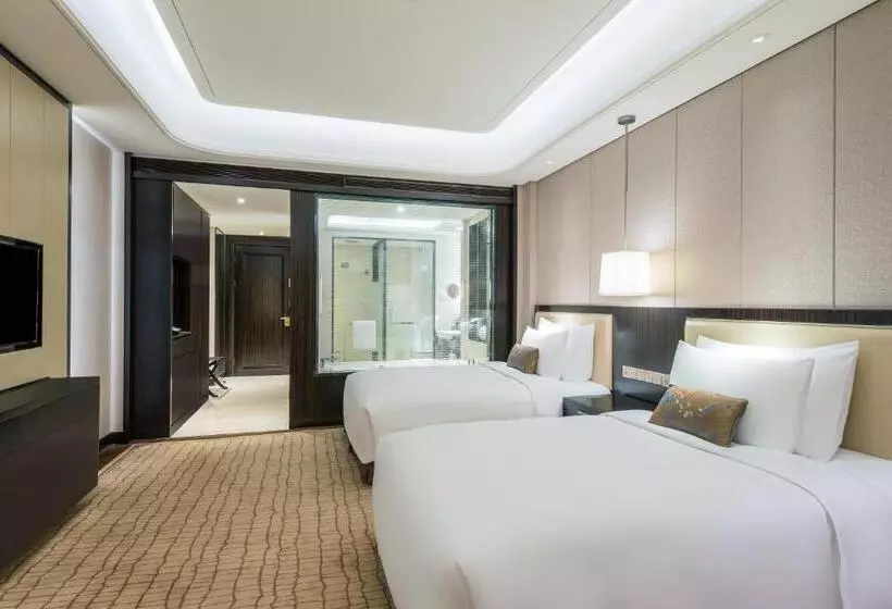 Deluxe room with river view, Crowne Plaza Guangzhou Zengcheng, An Ihg Hotel  Canton Fair Free Shuttle Bus
