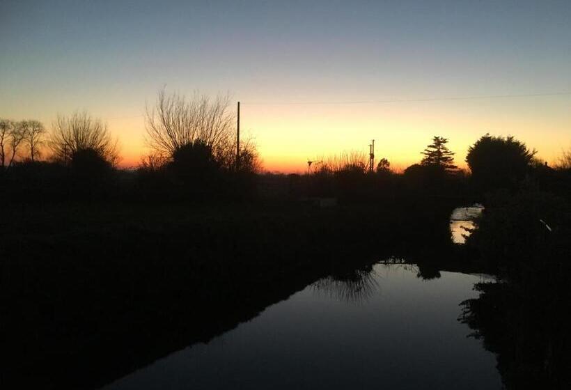 小室, Double Gate B&b