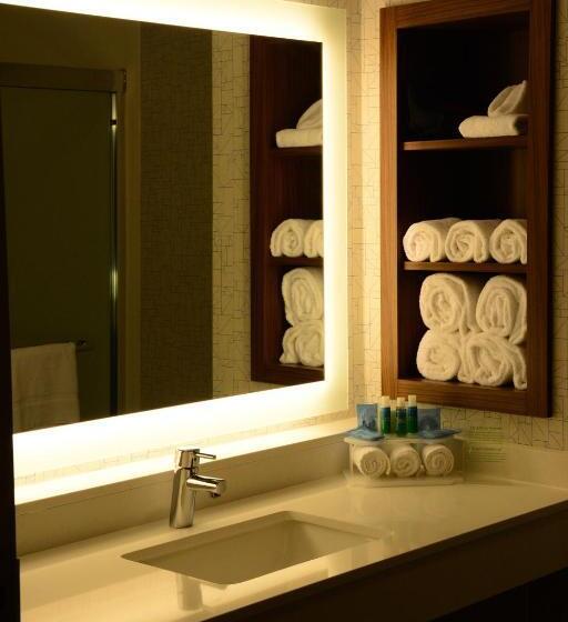 스위트, Holiday Inn Express & Suites Lexington Park California, An Ihg