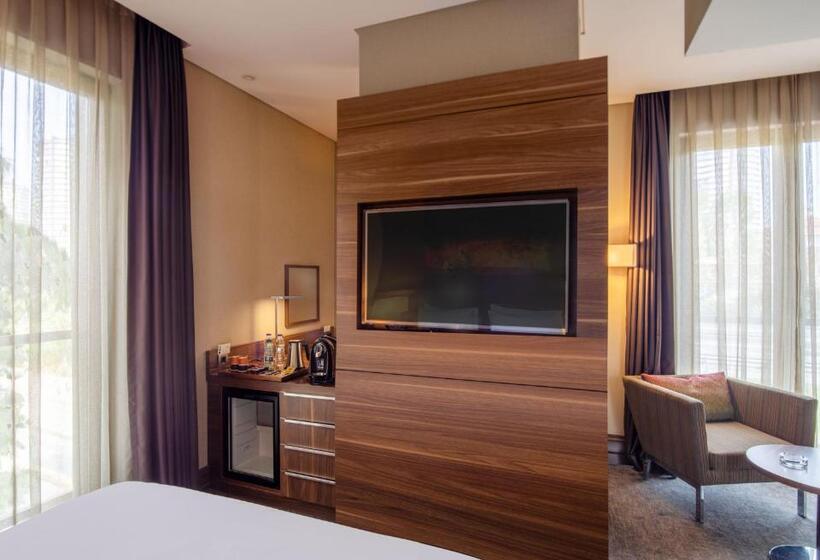 Номер Deluxe, Holiday Inn Istanbul   Kadikoy, An Ihg