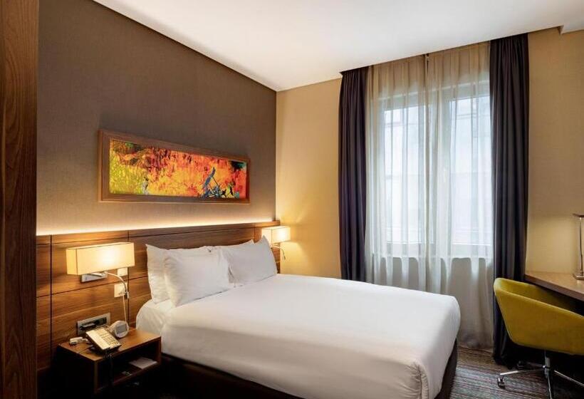 غرفة قياسية لذوى الاحتياجات الخاصة, Holiday Inn Istanbul   Kadikoy, An Ihg