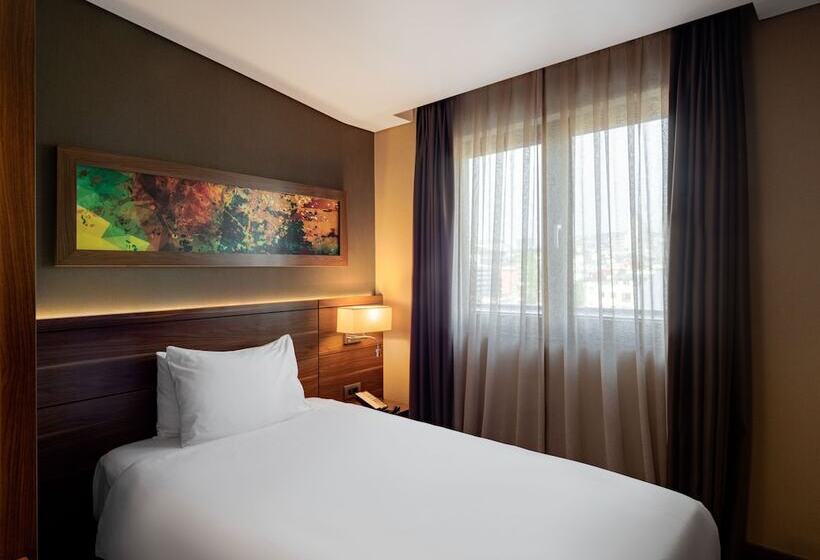 Номер Стандарт, Holiday Inn Istanbul   Kadikoy, An Ihg
