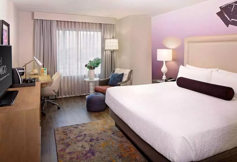 身障者適用ダブルベッド付きスタンダードルーム, Indigo Austin Downtown   University, An Ihg