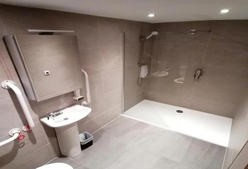 标准间, Livingston Lodge