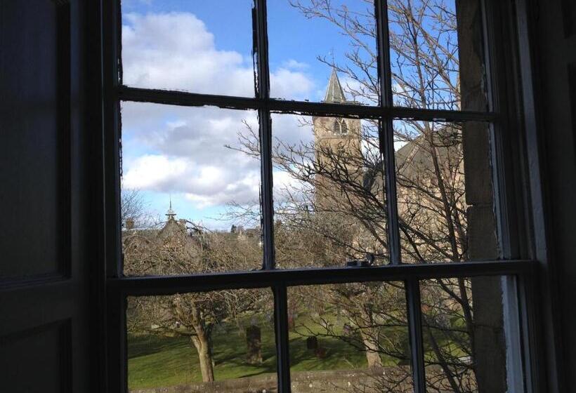 标准间, Old Churches House