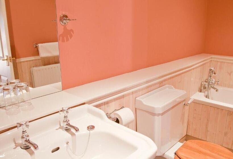 标准间, The Punch Bowl Inn