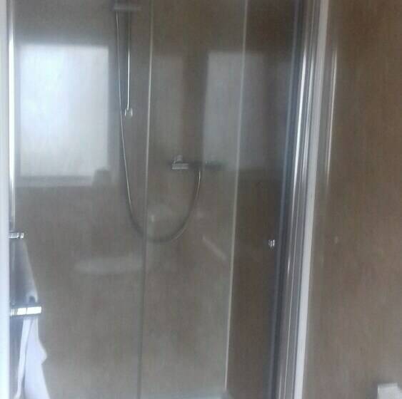 חדר סטנדרט, The Railway Inn