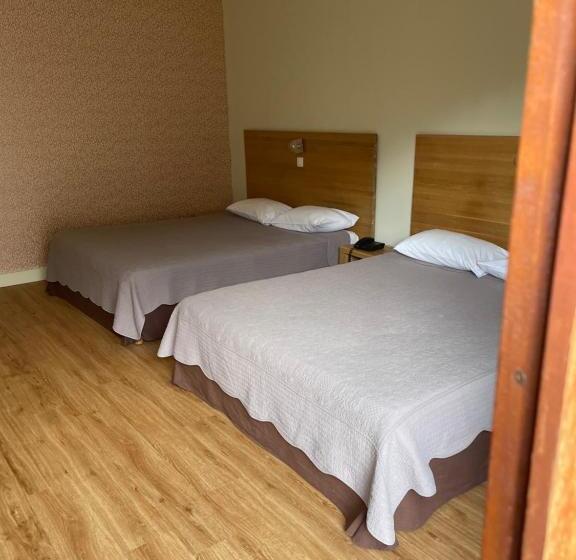 חדר סופריור לארבעה, Logis Hotel Le Lonca