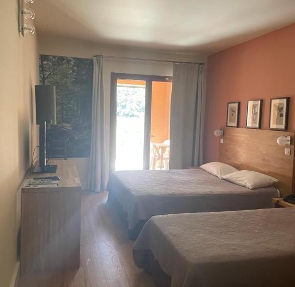חדר סופריור לשלושה, Logis Hotel Le Lonca