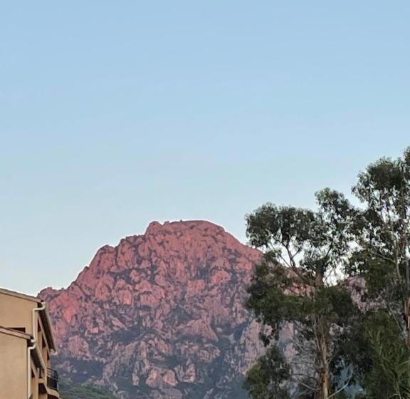 חדר סופריור עם מרפסת, Logis Hotel Le Lonca