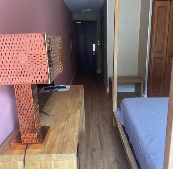 חדר סופריור עם מרפסת, Logis Hotel Le Lonca