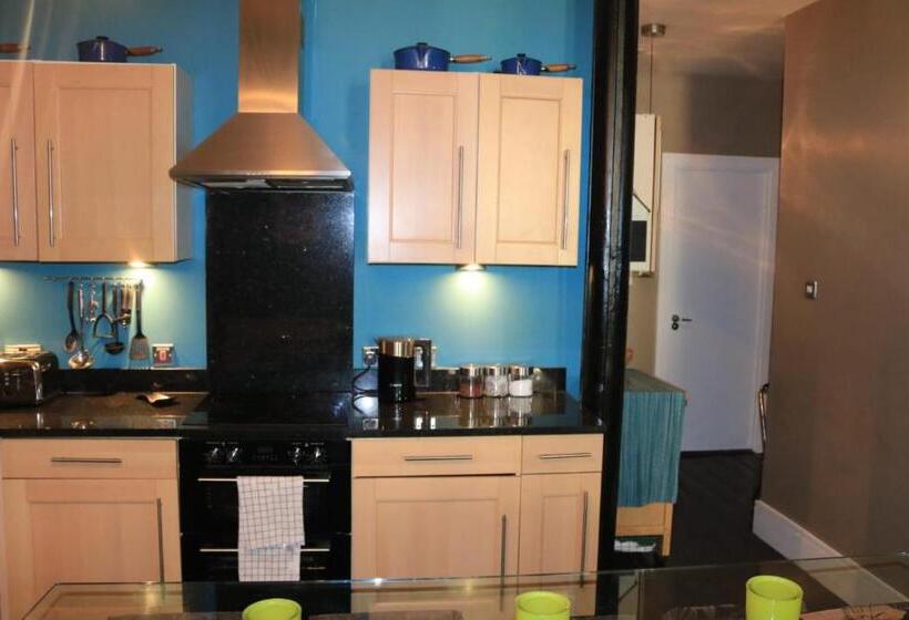 Апартаменты 1 Спальня, Lushpads