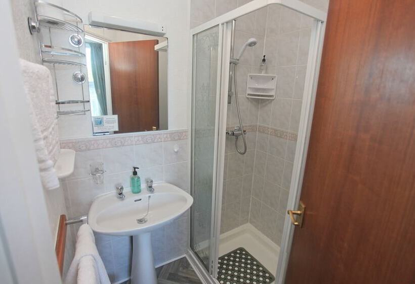 스탠다드 싱글 룸, The Clydesdale