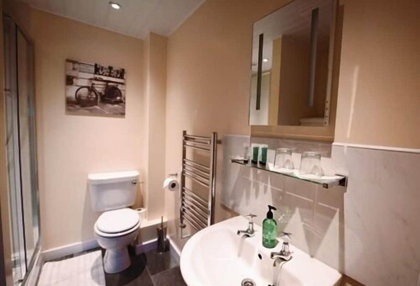 غرفة قياسية, The Coaching Barns