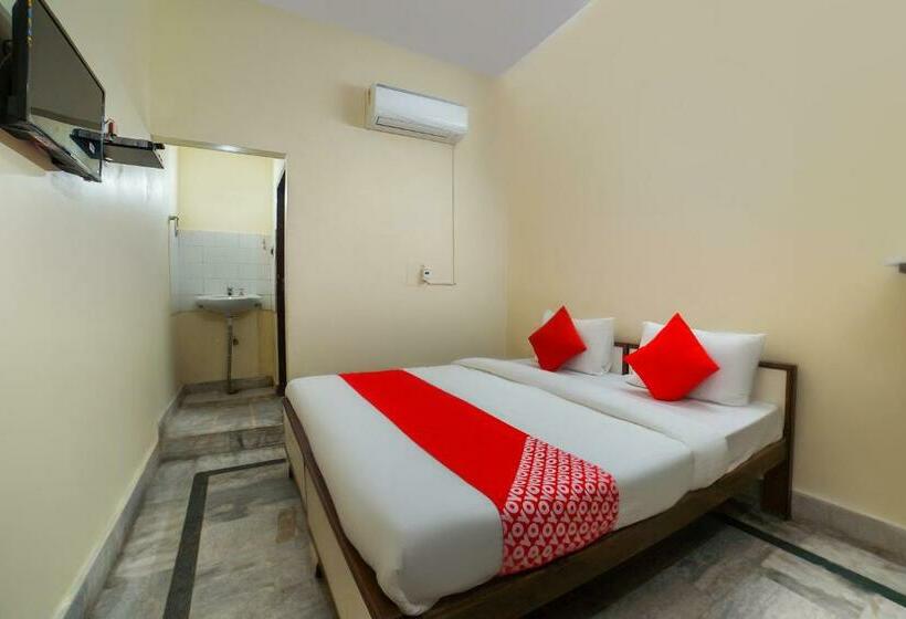 트리플 클래식 룸, Flagship Hotel Bhumika & Restaurant