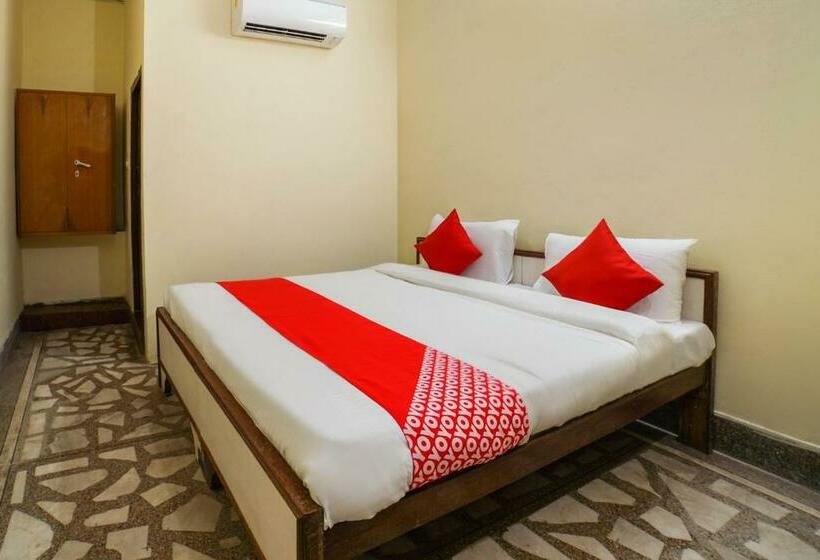 트리플 클래식 룸, Flagship Hotel Bhumika & Restaurant