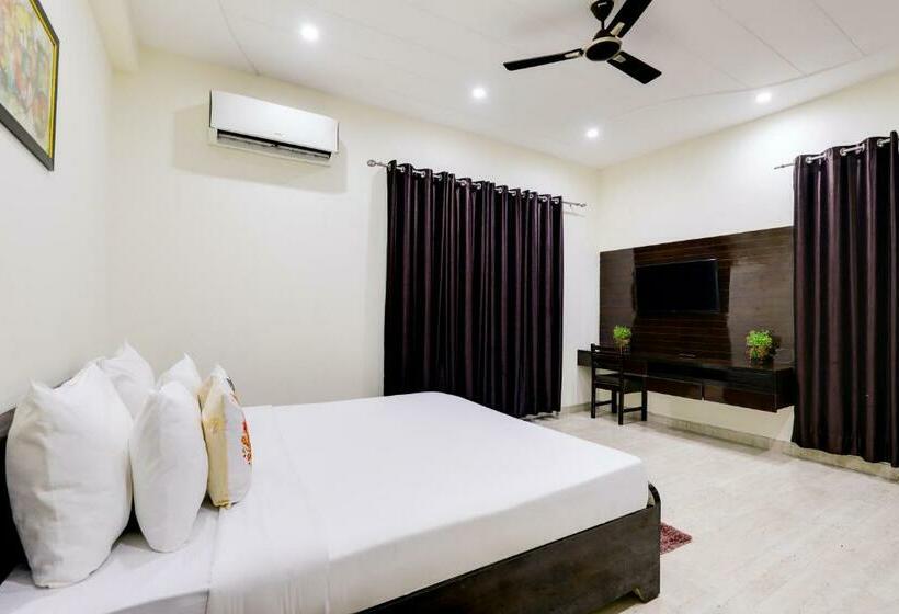 סטודיו סטנדרט עם מרפסת, S2l Suite Rooms And Studio Near Sohna Road