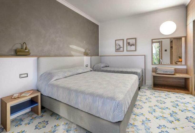 اتاق راحتی سه تخته, Mia Resort Paestum