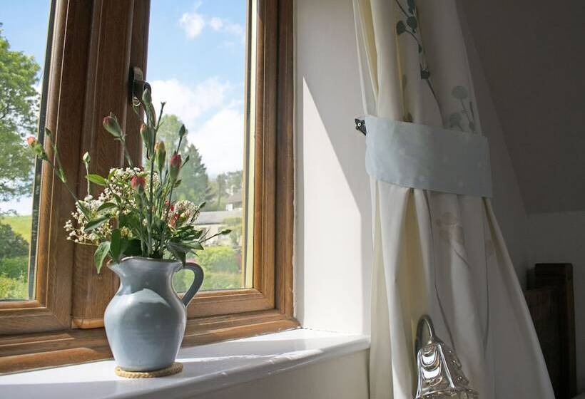 Номер Стандарт, Innisfree Cottage