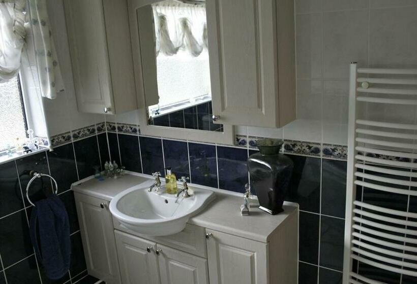 غرفة قياسية ثلاثية, Fourwinds B&b