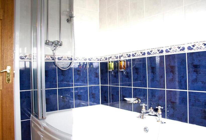 غرفة قياسية ثلاثية, Fourwinds B&b