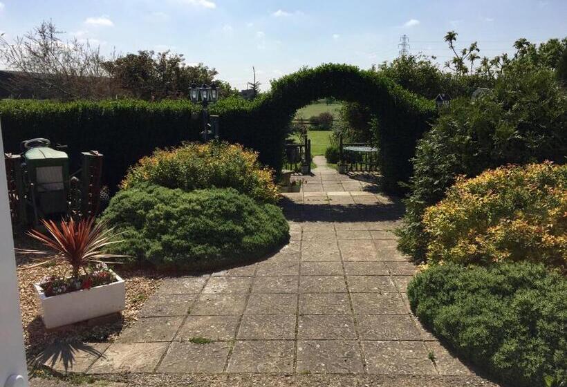 شقة غرفة واحدة, Fourwinds B&b