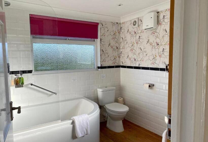 شقة غرفة واحدة, Fourwinds B&b