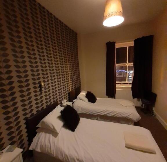 חדר סטנדרט, Coach And Horses