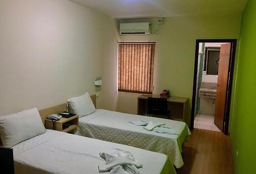 デラックスルーム, Dom Thomaz