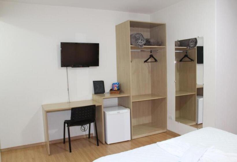 デラックスルーム, Dom Thomaz