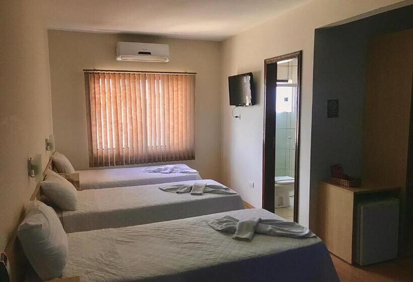 スタンダードトリプルルーム, Dom Thomaz