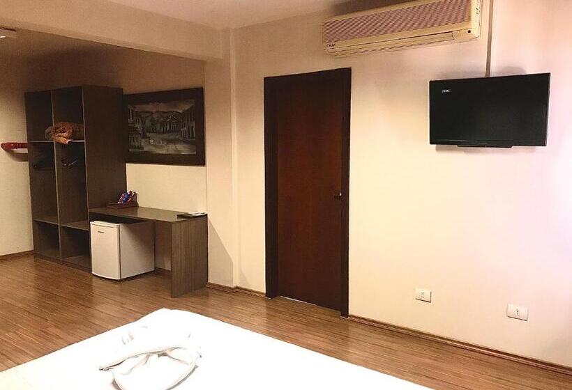 デラックスルーム, Dom Thomaz