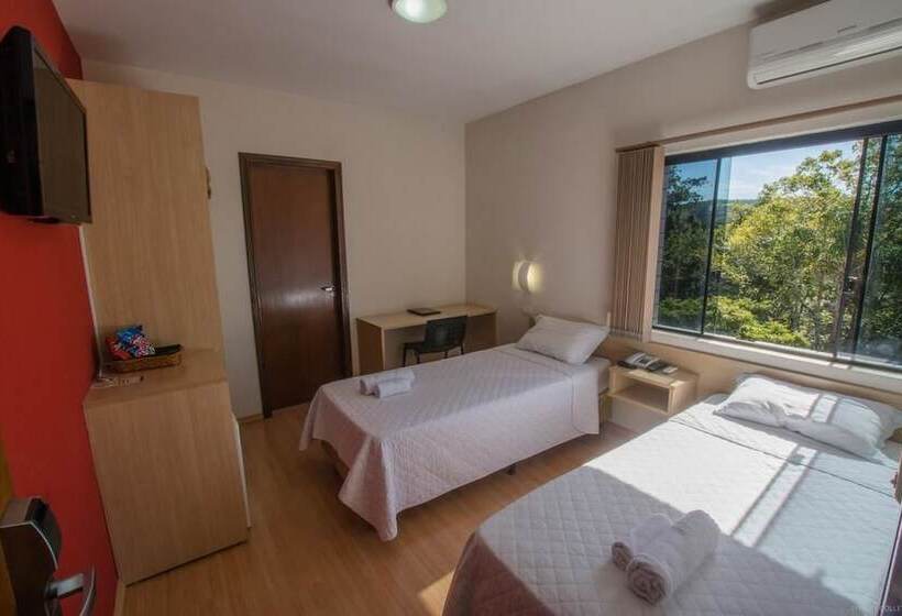 デラックスルーム, Dom Thomaz