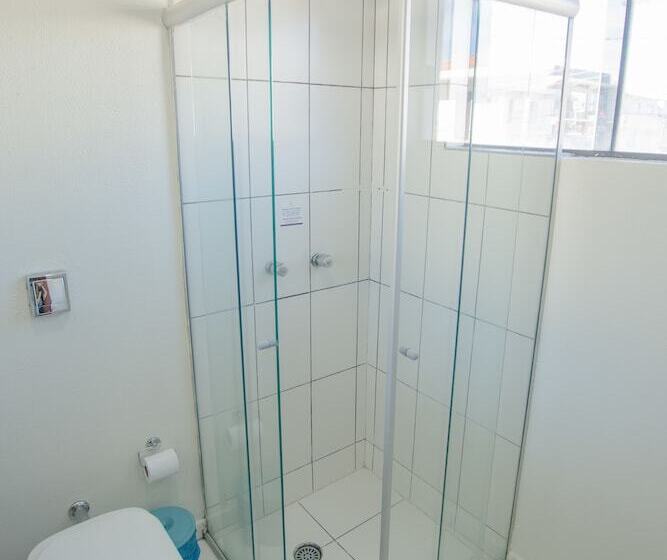 スタンダードルーム, Dom Thomaz