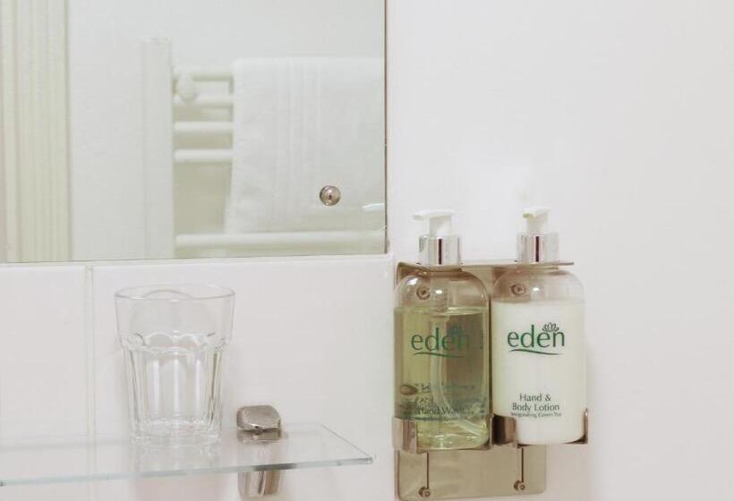 Номер Superior, Halfway House Inn