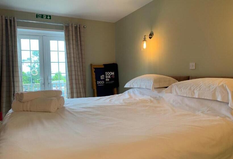 Номер Superior, Halfway House Inn