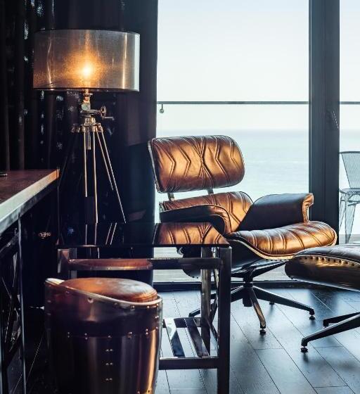 اتاق استاندارد با چشمانداز دریا, M1 Club