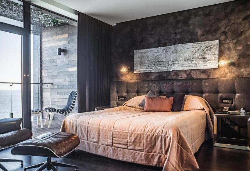 اتاق استاندارد با چشمانداز دریا, M1 Club