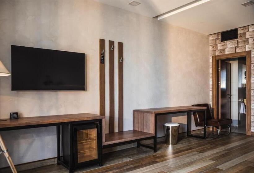 اتاق لوکس با بالکن و چشمانداز دریا, M1 Club