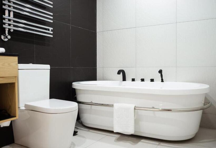 اتاق لوکس با بالکن و چشمانداز دریا, M1 Club