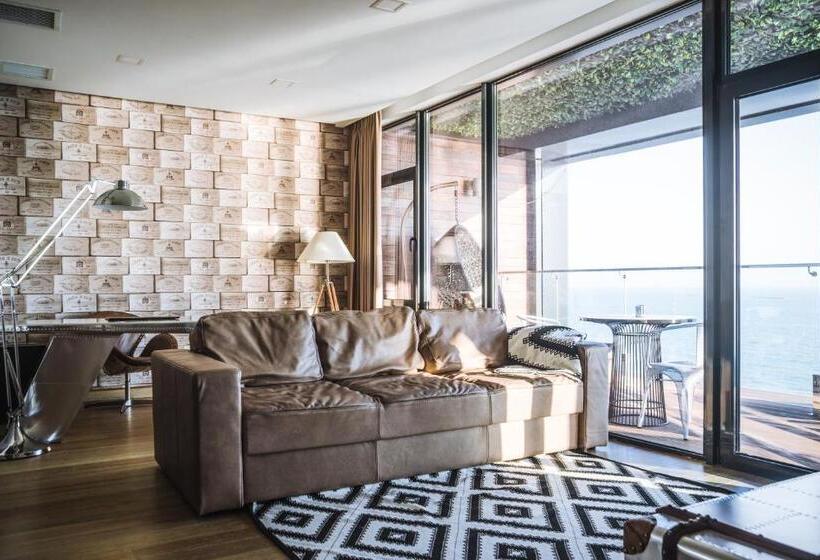 سوئیت پرزیدنت, M1 Club