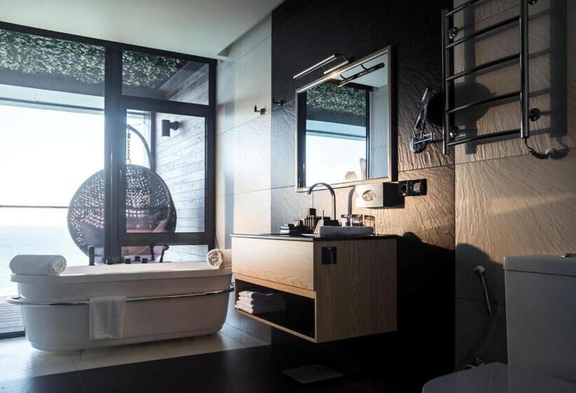 سوئیت پرزیدنت, M1 Club